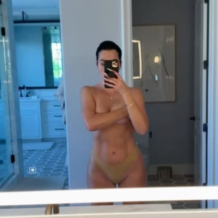 Khloe Kardashian wrote that she posted this “to show you all this isn’t Photoshopped.”