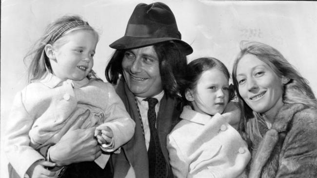 Hollinrake with Barry Humphries and daughters Tessa, 5, and Emily, 3, in 1963.