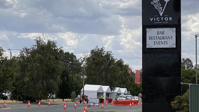 The NSW/Victorian border check point was located right outside the Victor Supper Club when the border closed on New Year‘s Day.