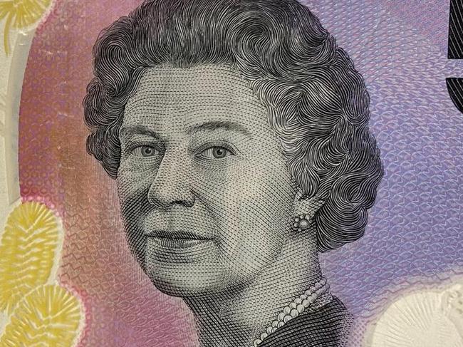 New twist in royals’ $5 note saga