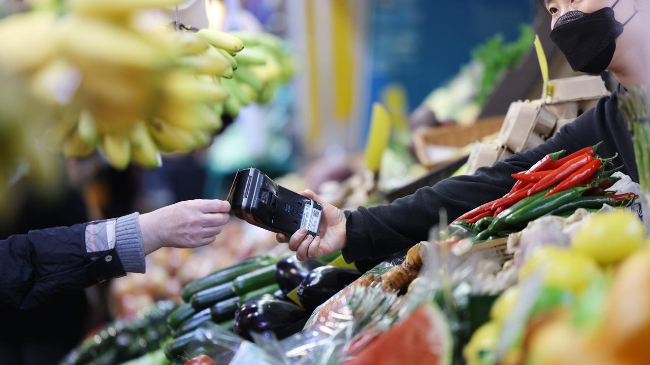 Lord Mayor Jane Lomax-Smith says the Adelaide Central Market is at full capacity. Picture: NCA NewsWire/David Mariuz