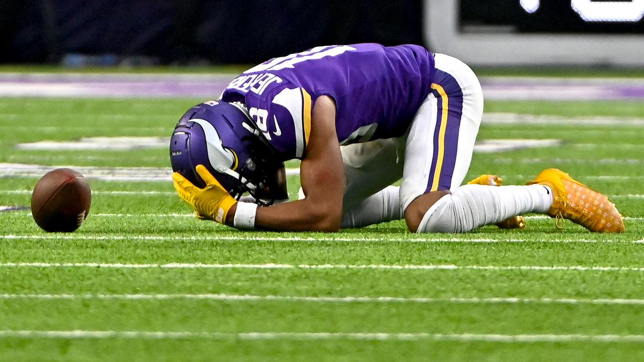 MINNEAPOLIS, MINNESOTA - DECEMBER 17: Justin Jefferson #18 of the Minnesota Vikings reacts during the fourth quarter of the game against the Indianapolis Colts at U.S. Bank Stadium on December 17, 2022 in Minneapolis, Minnesota. Stephen Maturen/Getty Images/AFP (Photo by Stephen Maturen / GETTY IMAGES NORTH AMERICA / Getty Images via AFP)