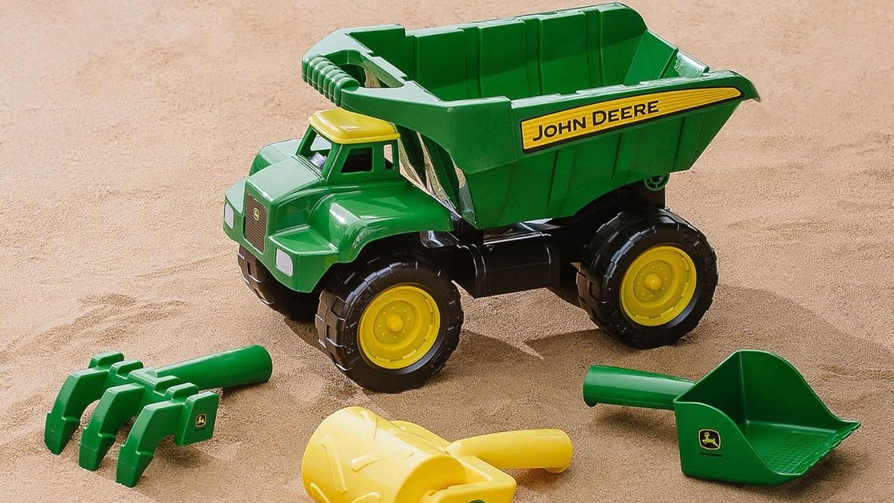 John Deere Big Scoop Dump Truck with Sand Tools. Picture: John Deere