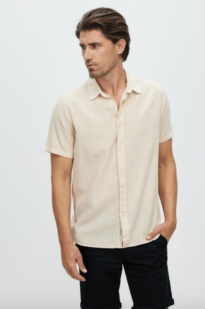 The 4 Best Men's Button-Up Shirts of 2023