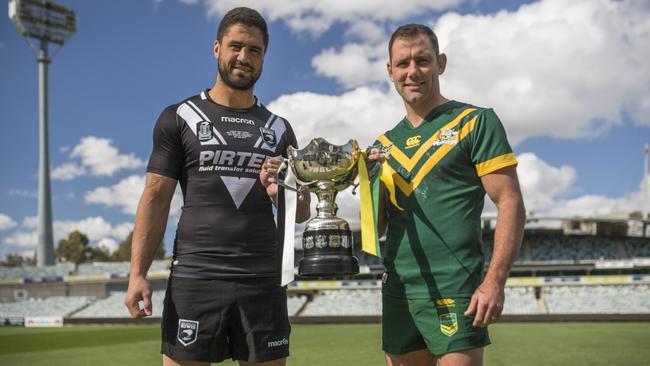 Jesse Bromwich and Cameron Smith captained their countries against each other in 2017. (AAP Image/Sean Davey)