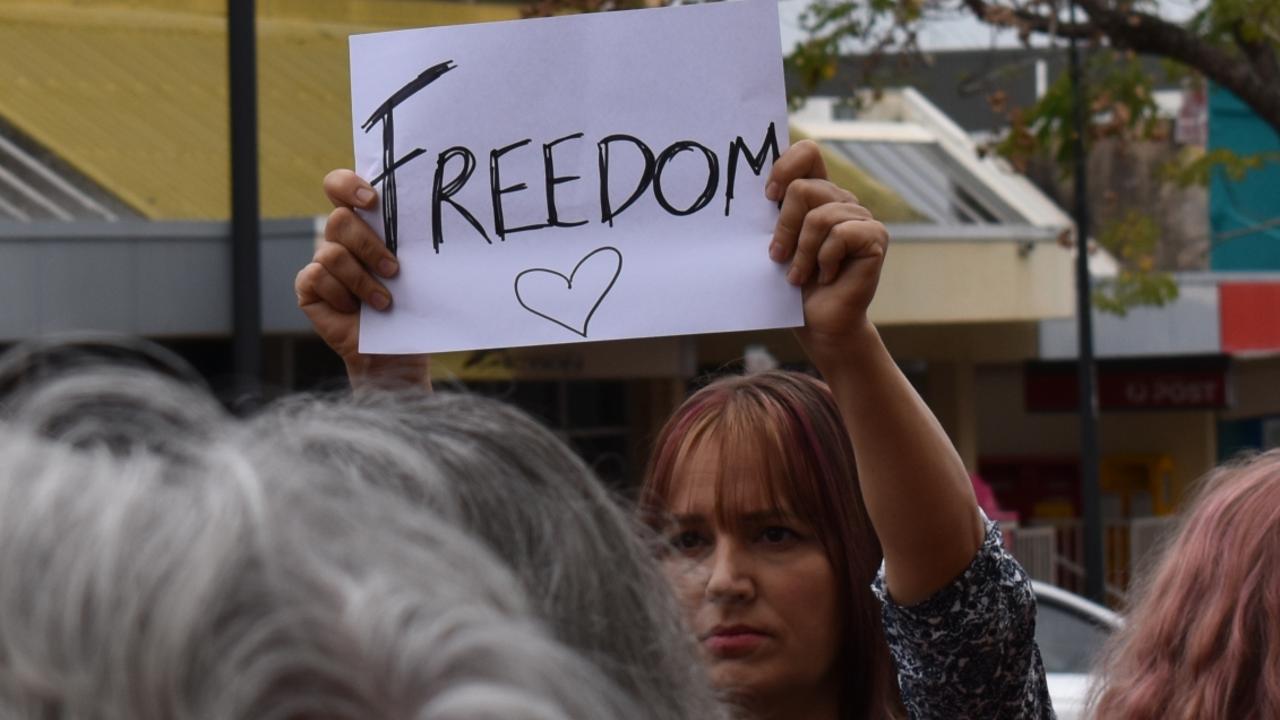 Crowds gather outside the Gympie Town Hall in protest against the Government's response to the pandemic 31/08/21. Photo: Elizabeth Neil