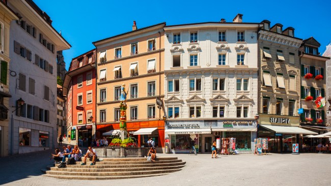 Place Palud is the oldest square in Lausanne's centre. Photo: Saiko3p