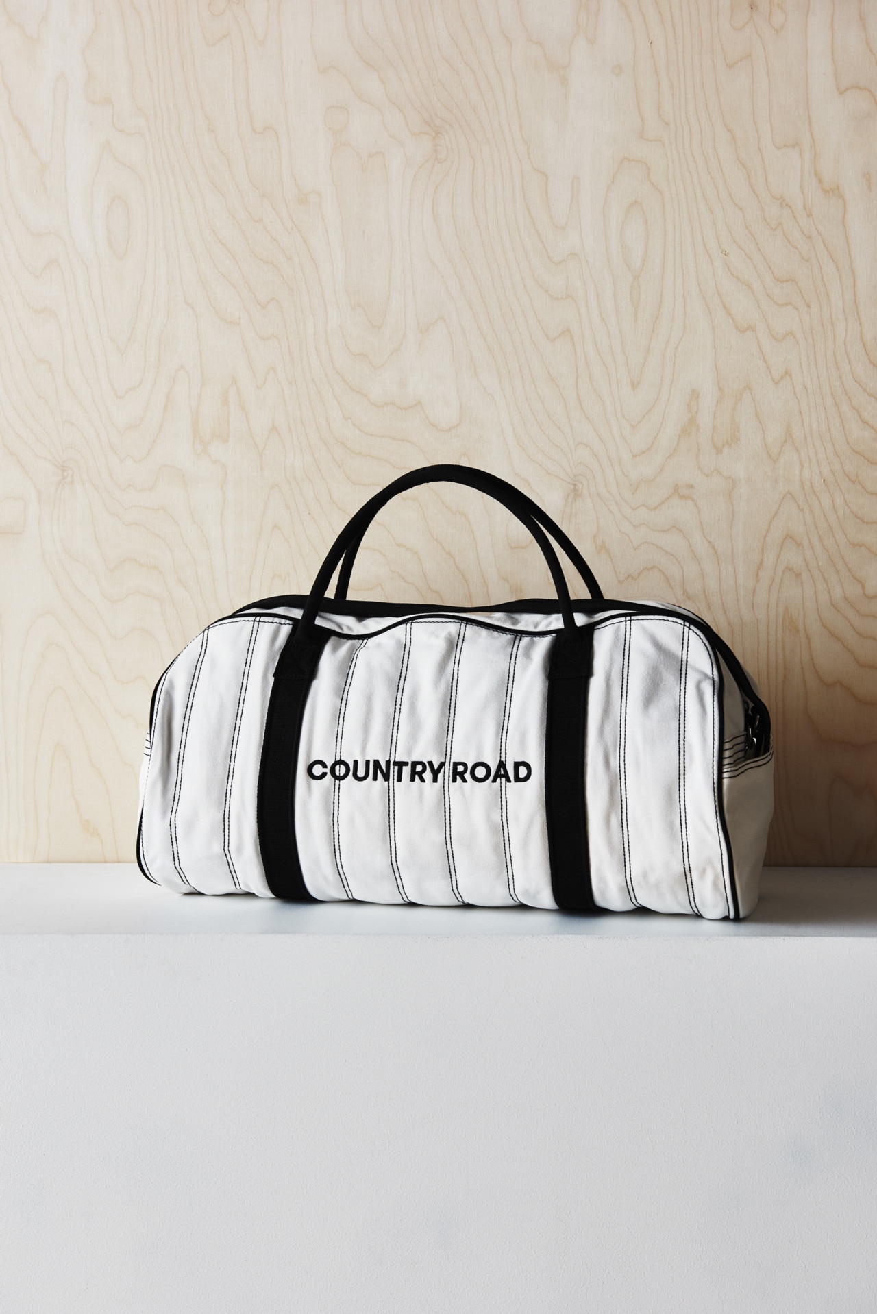 Country road hot sale duffle bag