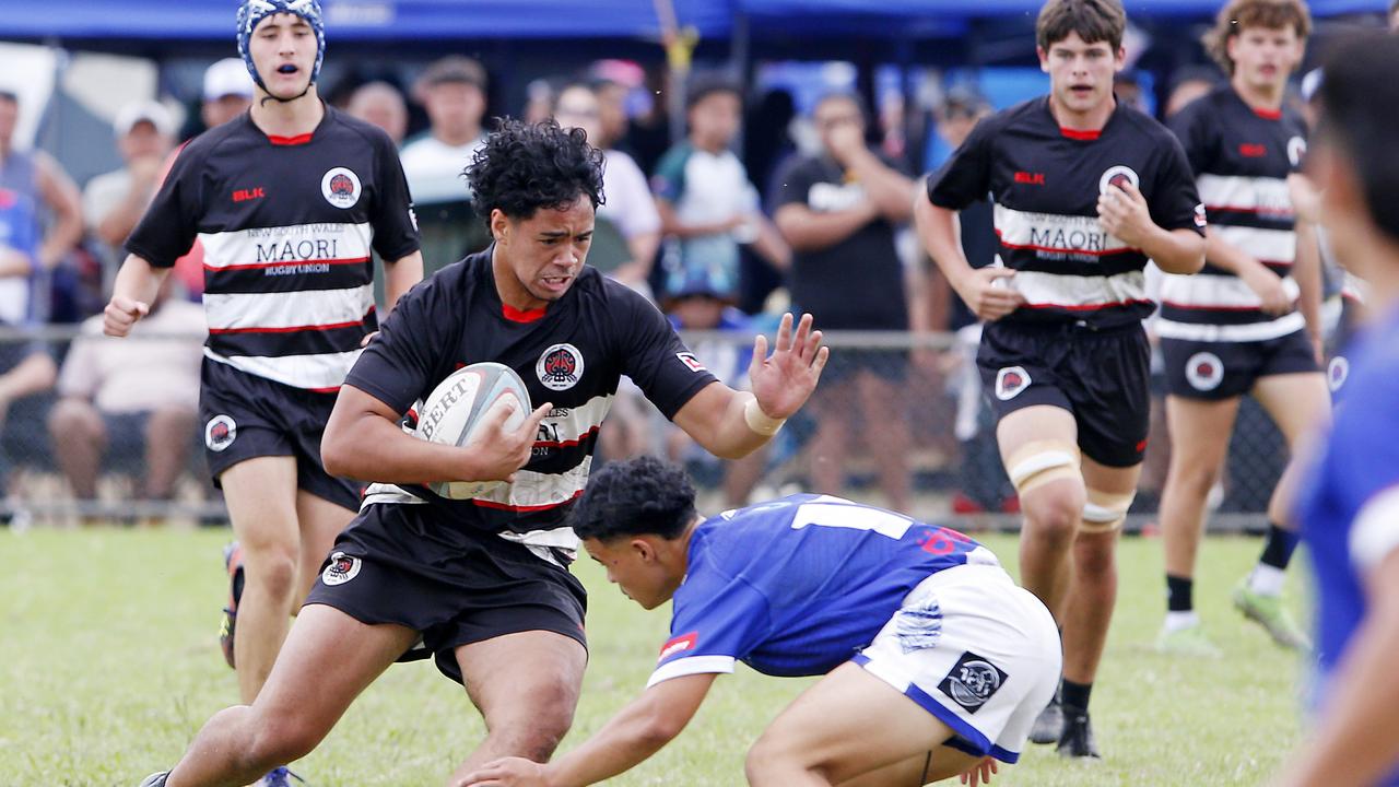 Tenisi Rickus for the NSW Maori U16s.