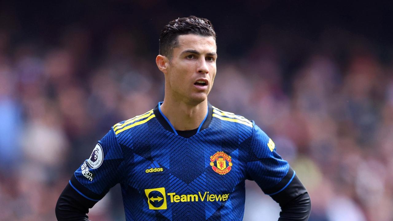 Man Utd’s dressing room ‘disaster’ revealed; star’s four-goal contract statement — EPL Wrap – Fox Sports