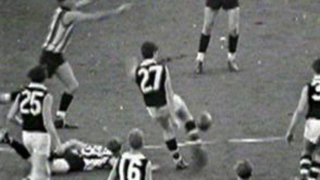 Barry Breen snaps the most famous behind in VFL/AFL history. Courtesy: Channel 7