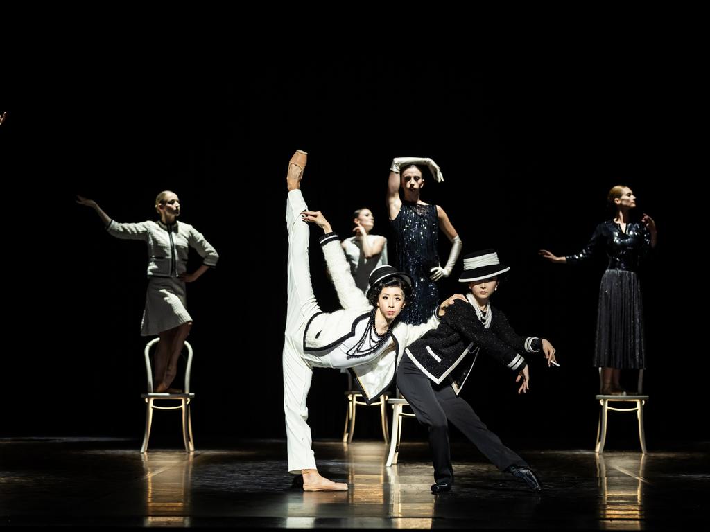 Queensland Ballet_Coco Chanel the Life of a Fashion Icon Neneka Yoshida as Coco Chanel and Kaho Kato as Shadow Chanel Photographer David Kelly