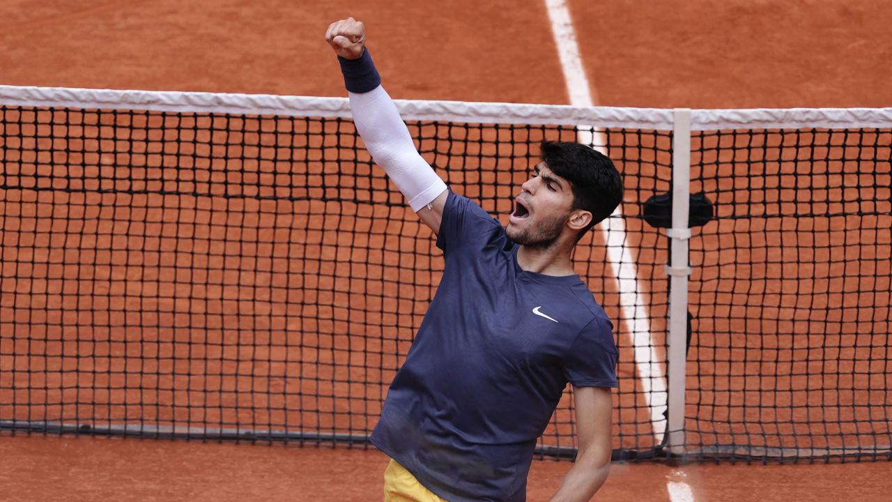 Alcaraz brushed aside his rival in straight sets. (Photo by Dimitar DILKOFF / AFP)