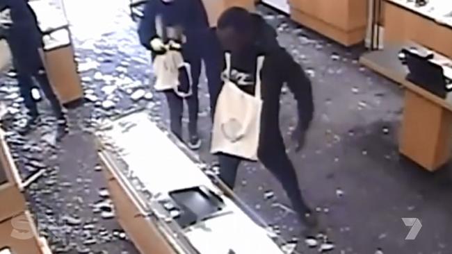 A group of men rob a Melbourne jewellery store.