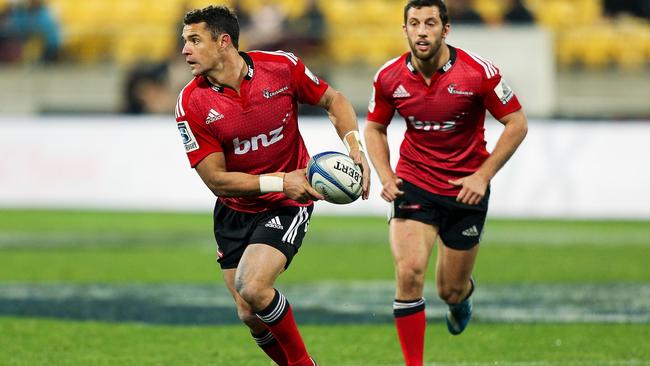 Dan Carter will start at inside centre for the Crusaders.