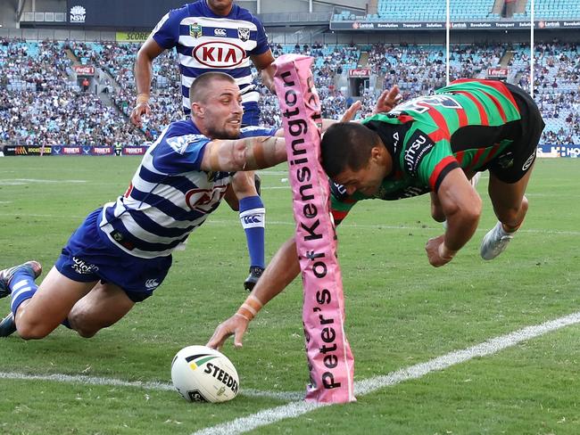 Brandon Burns scores a try.