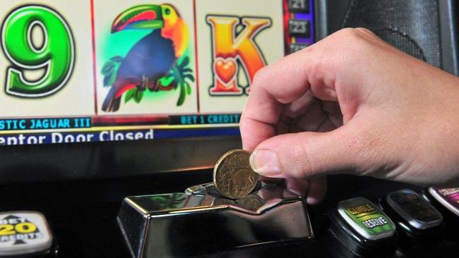 The Darwin RSL is prepared to ditch pokie machines in its proposed Esplanade clubhouse in an attempt to become a more ‘family friendly’ venue.