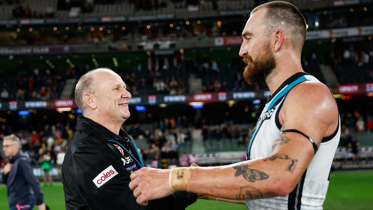 Ken Hinkley and star forward Charlie Dixon. Picture: Dylan Burns/AFL Photos via Getty Images