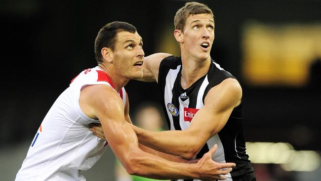 Shae McNamara (right) in action for the Magpies.