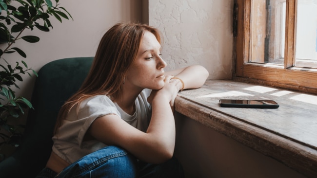 Every friendship group needs someone who’s horrible at replying to messages, and if you’re not sure who it is, it might be you. Image: Getty