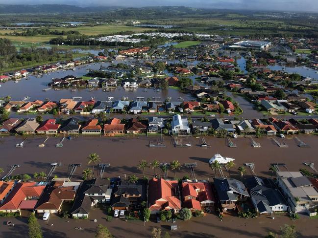 ‘Life-threatening event’ about to hit NSW town: council