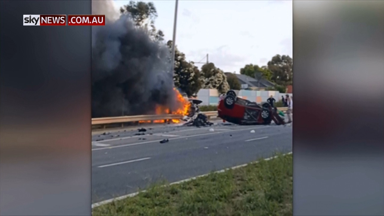 Three dead after Christmas Eve crash in Victoria 
