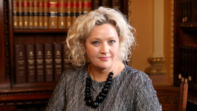 Victorian Health Minister Jill Hennessy says practitioners should no longer hide behind confidential settlements.