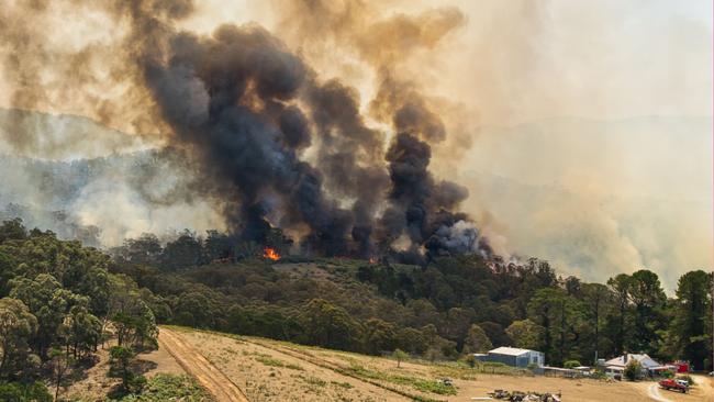 A major fire continues to burn out of control near Bannaby east of Taralga. Picture: Timothy Dean