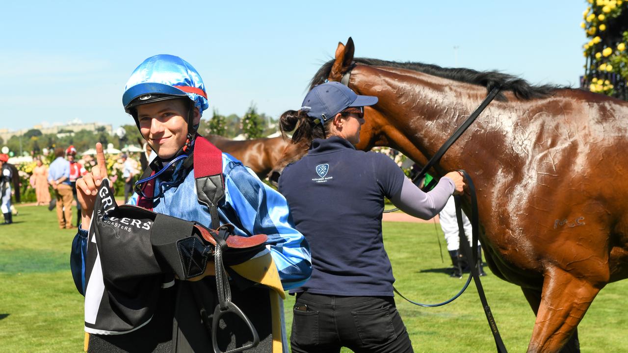 Melbourne Racing - Manifold Stakes Day