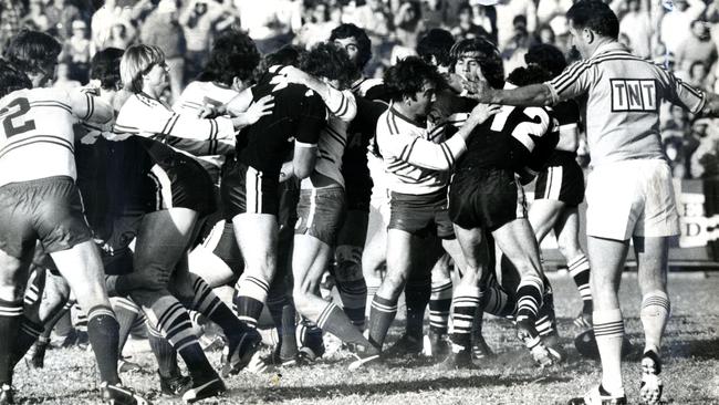 A wild brawl between Manly Sea Eagles and Western Suburbs Magpies at Brookvale Oval in 1980.