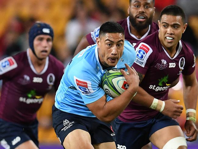 Lalakai Foketi of the Waratahs (centre) in action during the Round 16 Super Rugby match between the Queensland Reds and the NSW Waratahs at Suncorp Stadium in Brisbane, Saturday, June 2, 2018. (AAP Image/Dan Peled) NO ARCHIVING, EDITORIAL USE ONLY