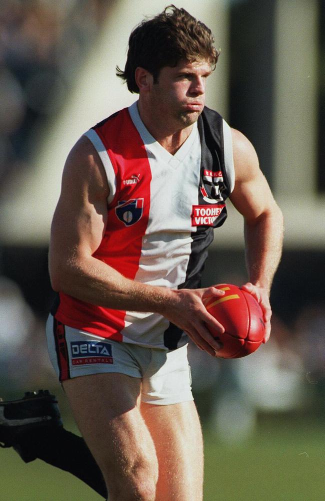 St Kilda great Robert Harvey has been elevated to Legend status.