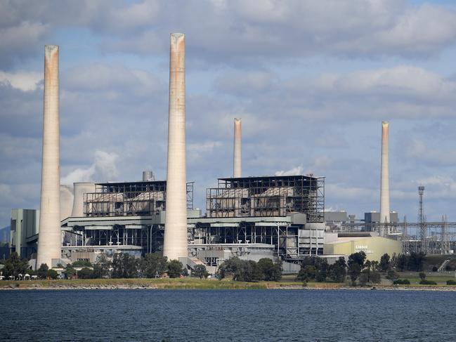 A general view of Liddell power station in Muswellbrook, in the NSW Hunter Valley region, on Sunday, April 22, 2018. Hong Kong based company Alinta Energy has made a $250m offer to AGL to buy the ageing power plant. (AAP Image/Dan Himbrechts) NO ARCHIVING