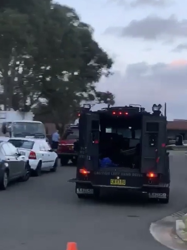 The Tactical Operations Unit arrives at Myrtle Way. Pic: supplied.