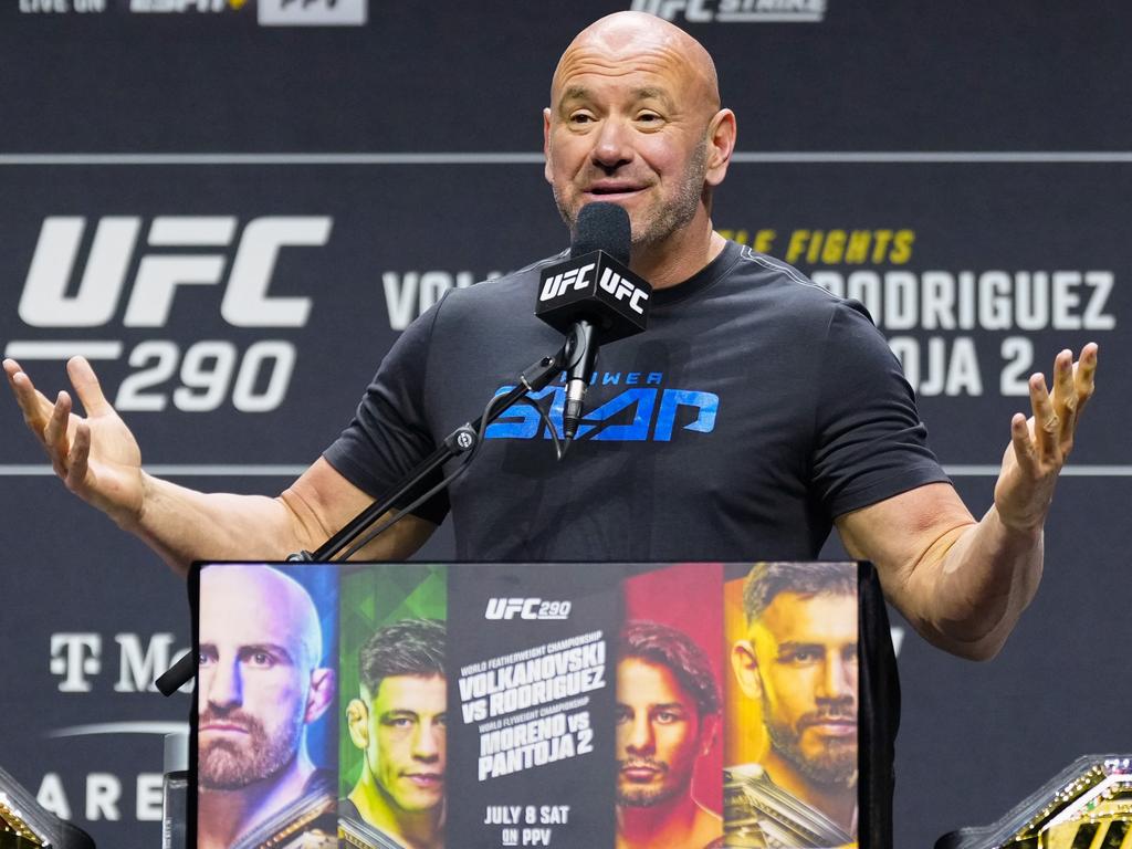 UFC president Dana White has no issues with Alexander Volkanovski holding and defending two world titles simultaneously. Picture: Getty Images.