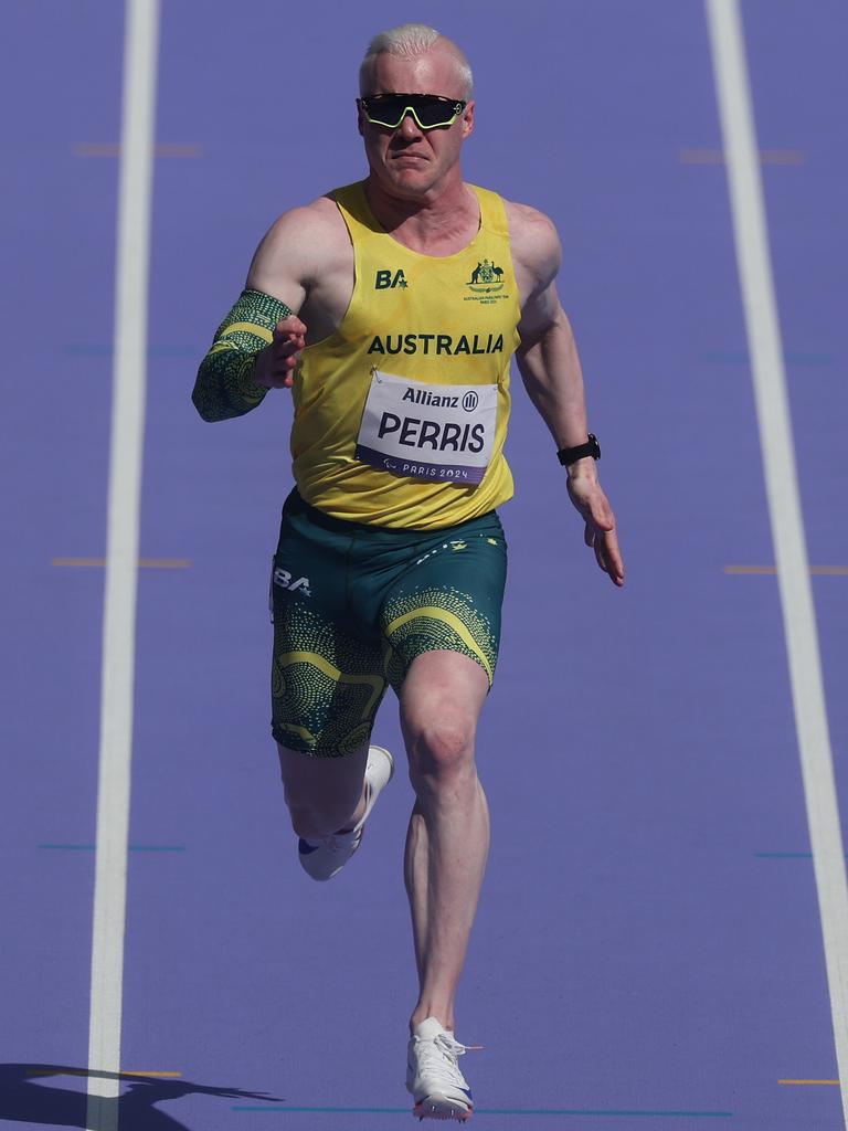 Chad Perris, pictured in round one, missed out on a podium finish by five-thousandths of a second in the men’s 100m T13 final. Picture: Ezra Shaw/Getty Images