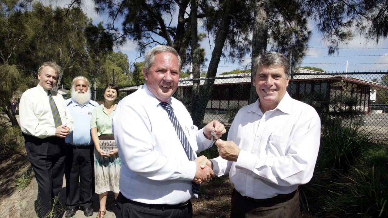 Agriculture, Food and Regional Economies Minister Tim Mulherin and mayor Allan Sutherland look to do a swap of land to ensure the building and land containing the former Deception Bay research facility remains a public assest. Pictured with Dean Wells (Lab, Murrumba), Uncle Allan and Friends of Deception Bay Conservation Park Trish Keegan Photo Vicki Wood