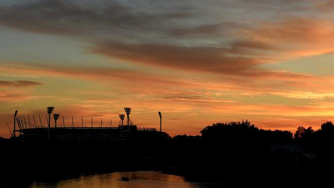 Melbourne sunrise before an expected top of 29C. Picture: Nicole Garmston