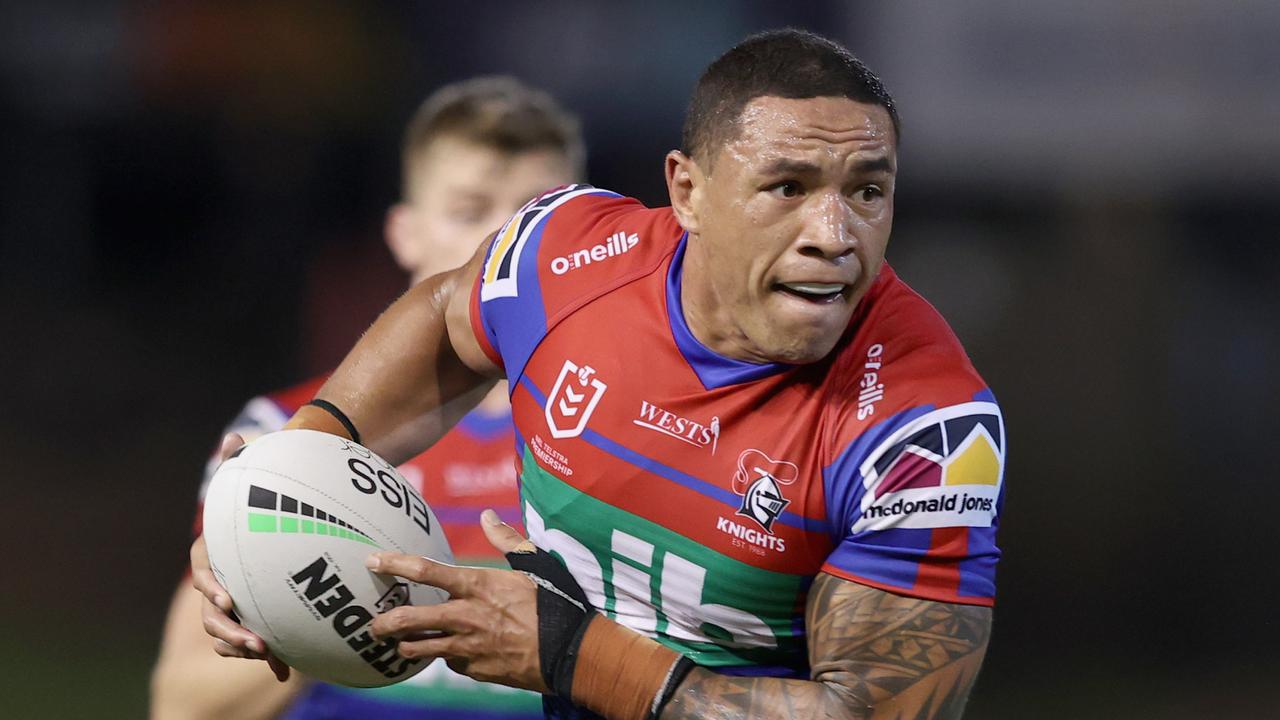 NEWCASTLE, AUSTRALIA - APRIL 16: Tyson Frizell of the Knights is tackled during the round six NRL match between the Newcastle Knights and the Cronulla Sharks at McDonald Jones Stadium, on April 16, 2021, in Newcastle, Australia. (Photo by Ashley Feder/Getty Images)