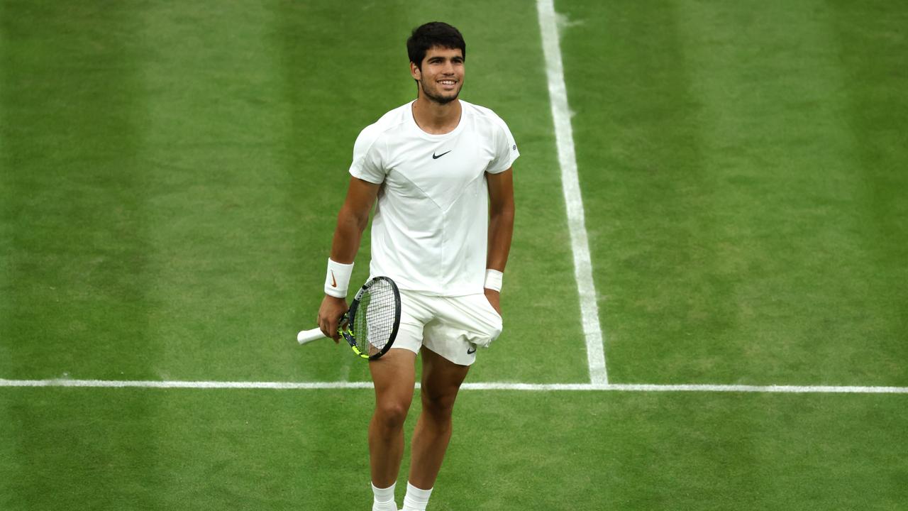 Wimbledon 2023: Carlos Alcaraz through to quarter-finals with impressive  win over Matteo Berrettini - Eurosport