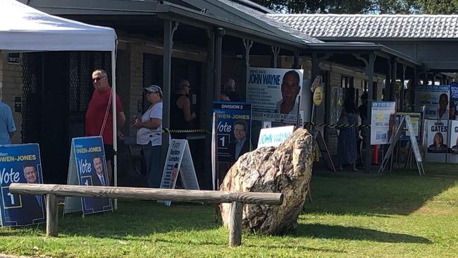 Pre-polling at the Helensvale Community Centre.