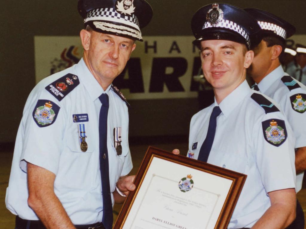 Daryl is presented with the Valour award.