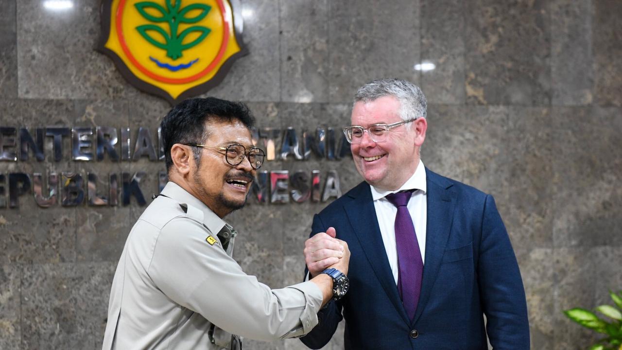 Agriculture Minister Murray Watt met with his Indonesian counterpart Syahrul Yasin Limpo earlier this month to discuss the implications of Indonesia’s foot and mouth disease outbreak. Picture: Twitter / @MurrayWatt