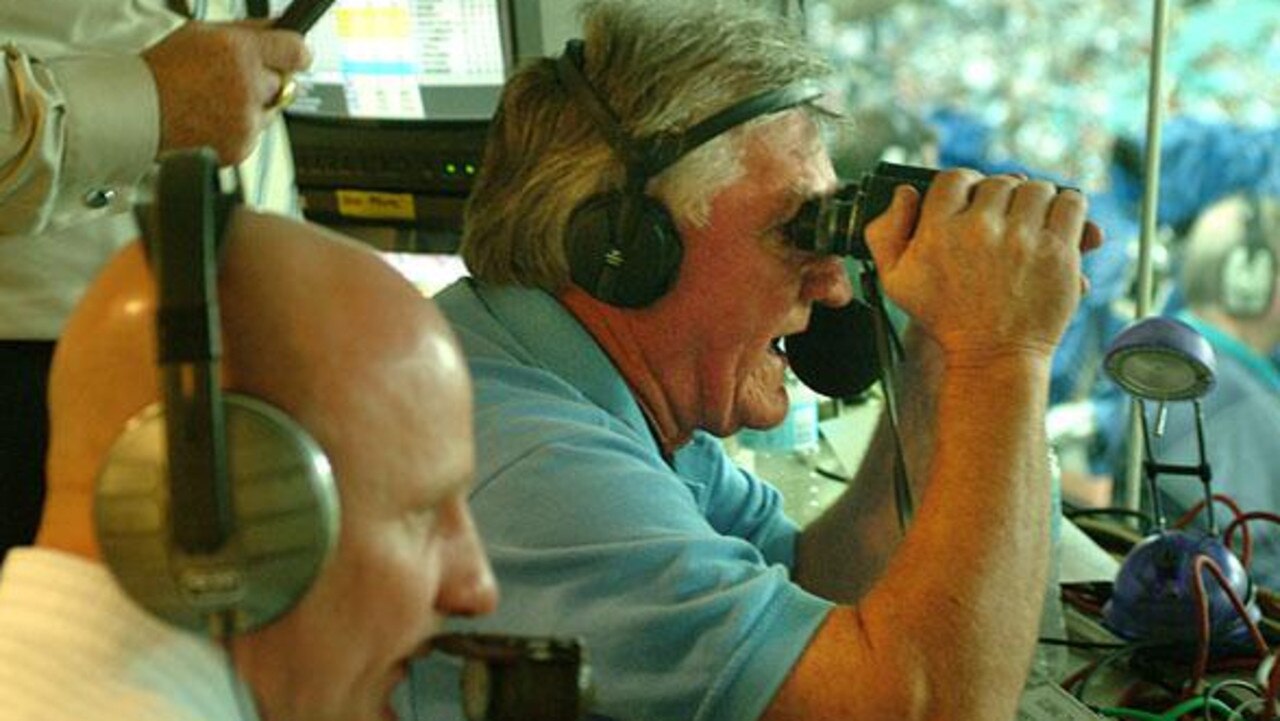 Channel 9’s commentary team has lost both Peter Sterling and Ray Warren from its coverage.