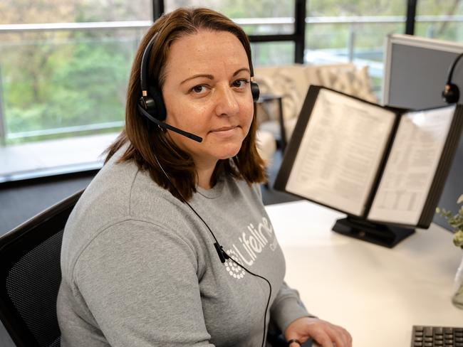 Lifeline Narrm Crisis Support Volunteer Alisha Tarrant.