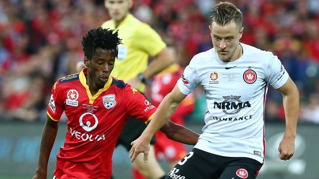 Bruce Kamau and Scott Jamieson battle it out in Adelaide. Picture: Sarah Reed