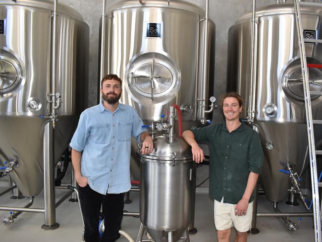 Dominic Hurley (left) and Shanu Walsh (right) are the founders of Murwillumbah brewing company Ventura Brewing.