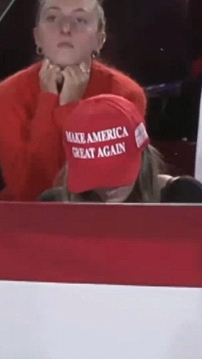 Trump supporters bored, asleep at latest rally