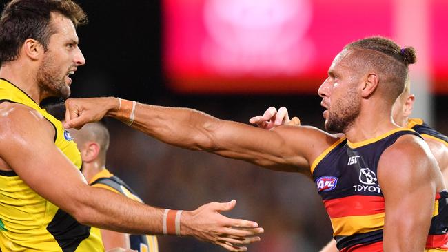 Crow Cam Ellis-Yolmen shows Richmond’s Toby Nankervis who is boss in the grand final rematch in round two. Picture: David Mariuz (AAP).