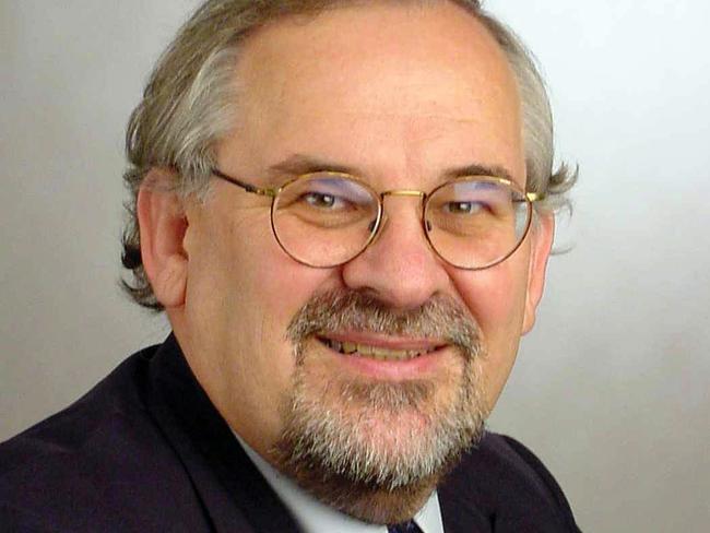 2003 : La Trobe University Professor Stephen Duckett in 2003 image.Education P/